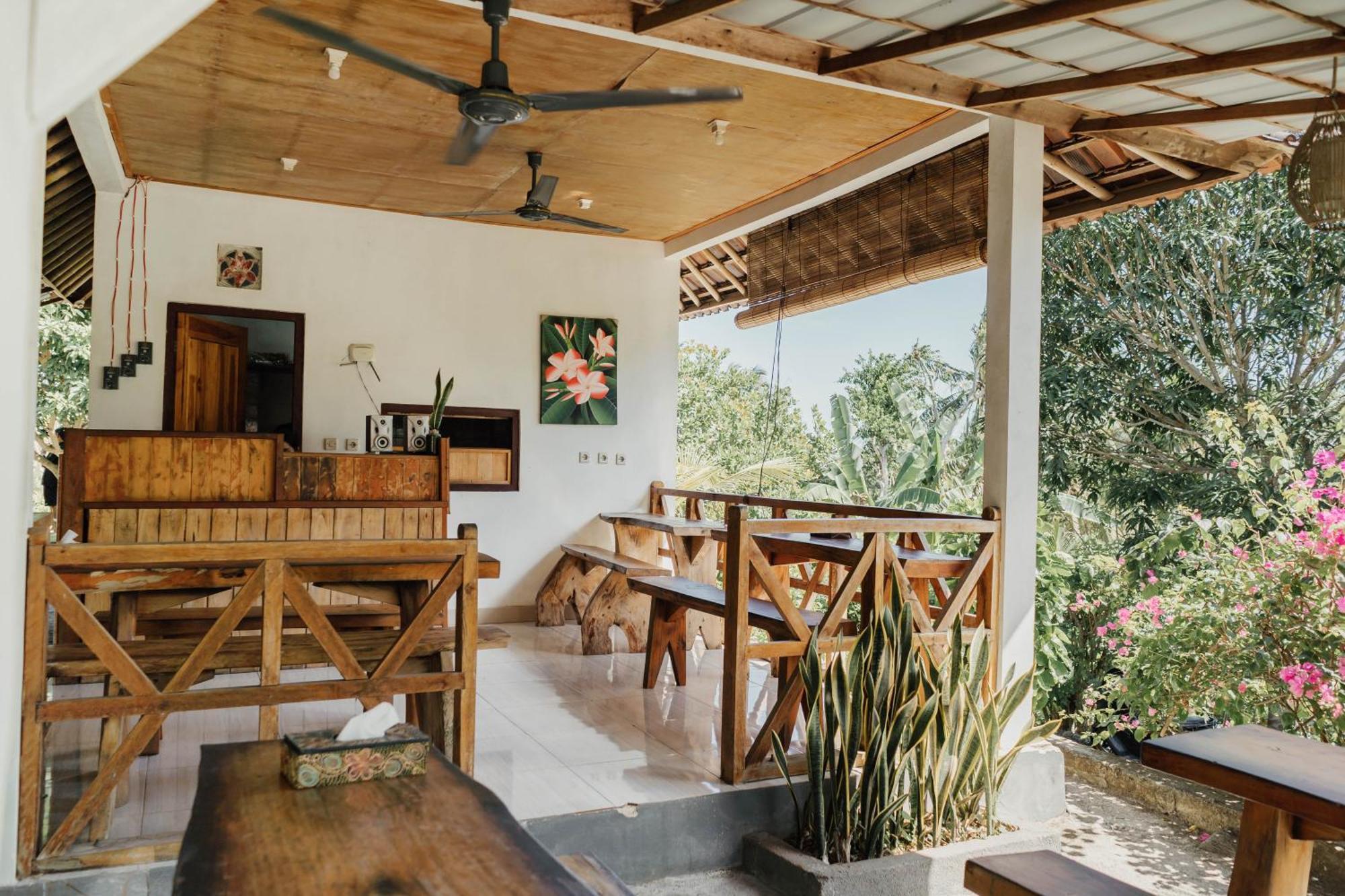 Temeling Jungle Inn Batumadeg Zewnętrze zdjęcie