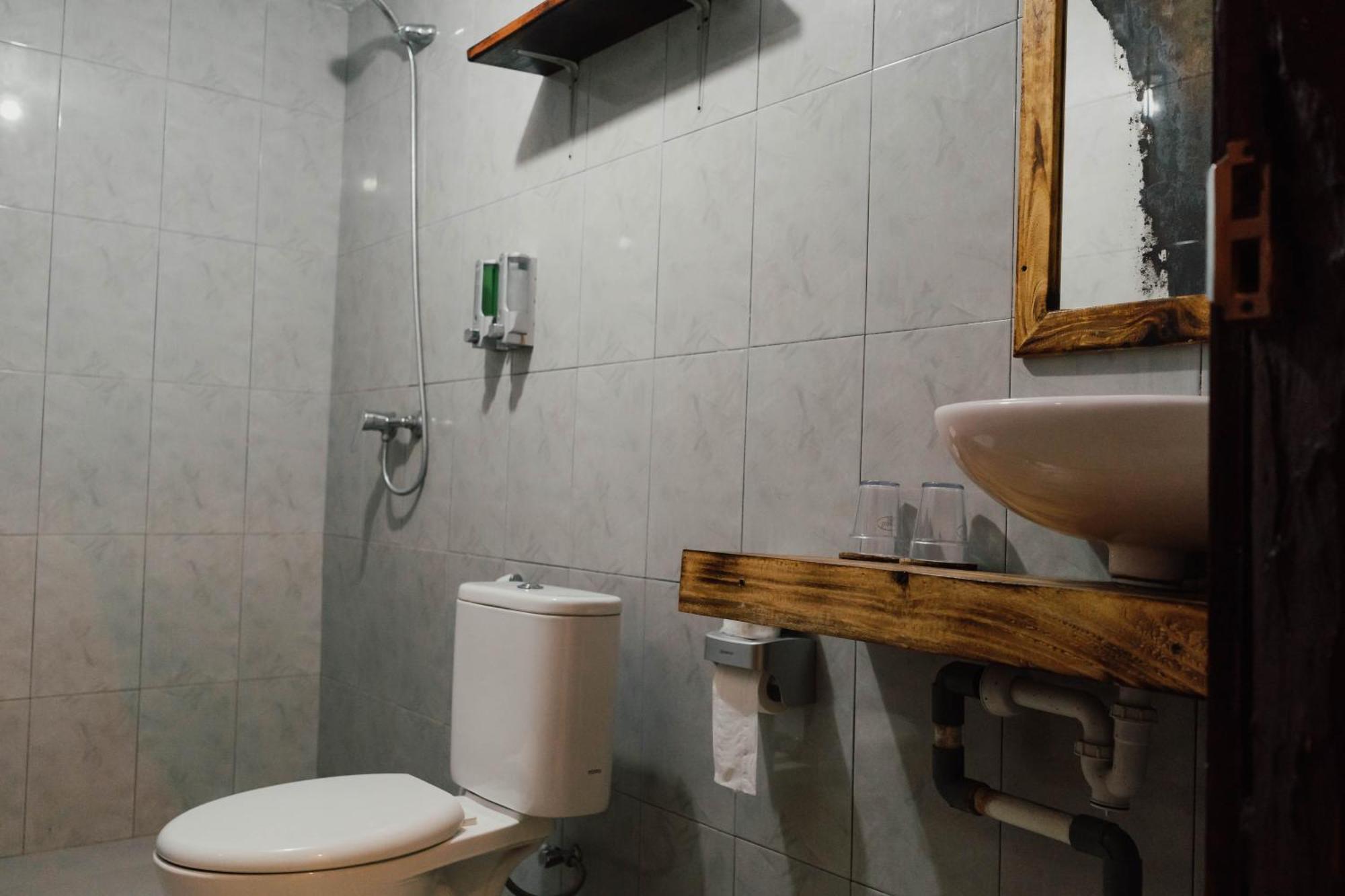 Temeling Jungle Inn Batumadeg Zewnętrze zdjęcie